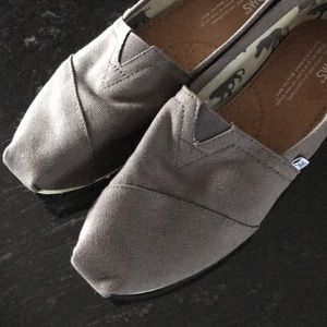 Toms original Ash Gray sz 8